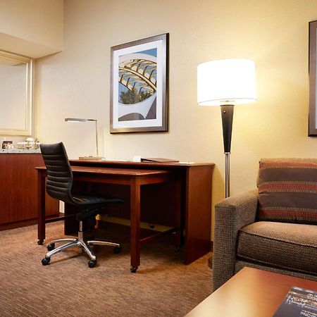 Doubletree Suites By Hilton Hotel Cincinnati - Blue Ash Sharonville Eksteriør bilde