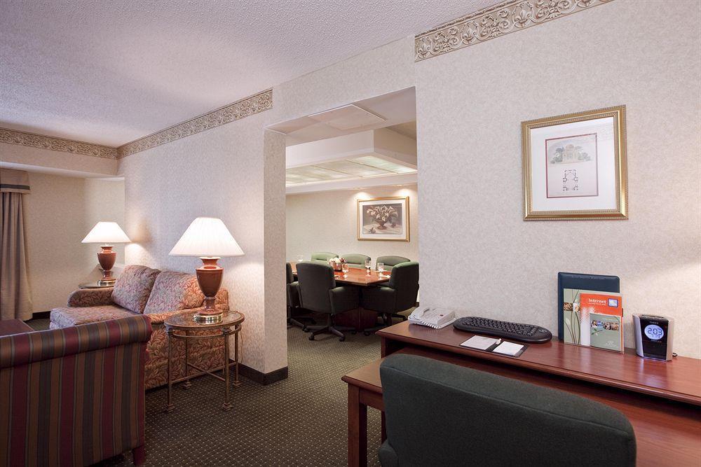 Doubletree Suites By Hilton Hotel Cincinnati - Blue Ash Sharonville Rom bilde