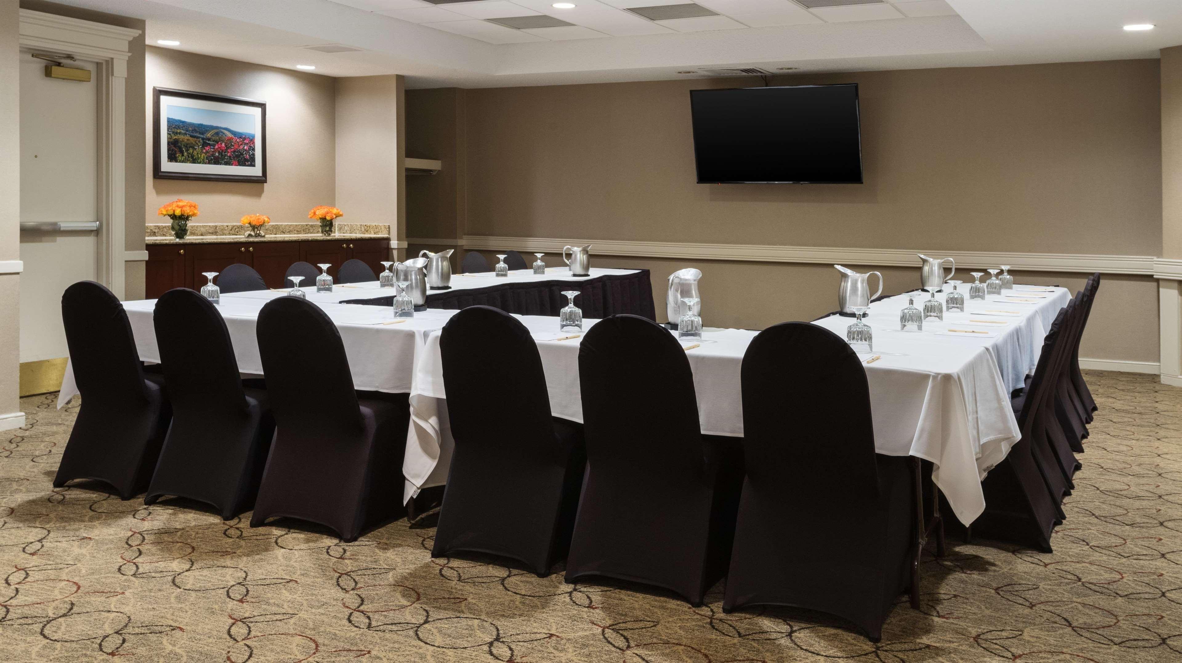 Doubletree Suites By Hilton Hotel Cincinnati - Blue Ash Sharonville Eksteriør bilde