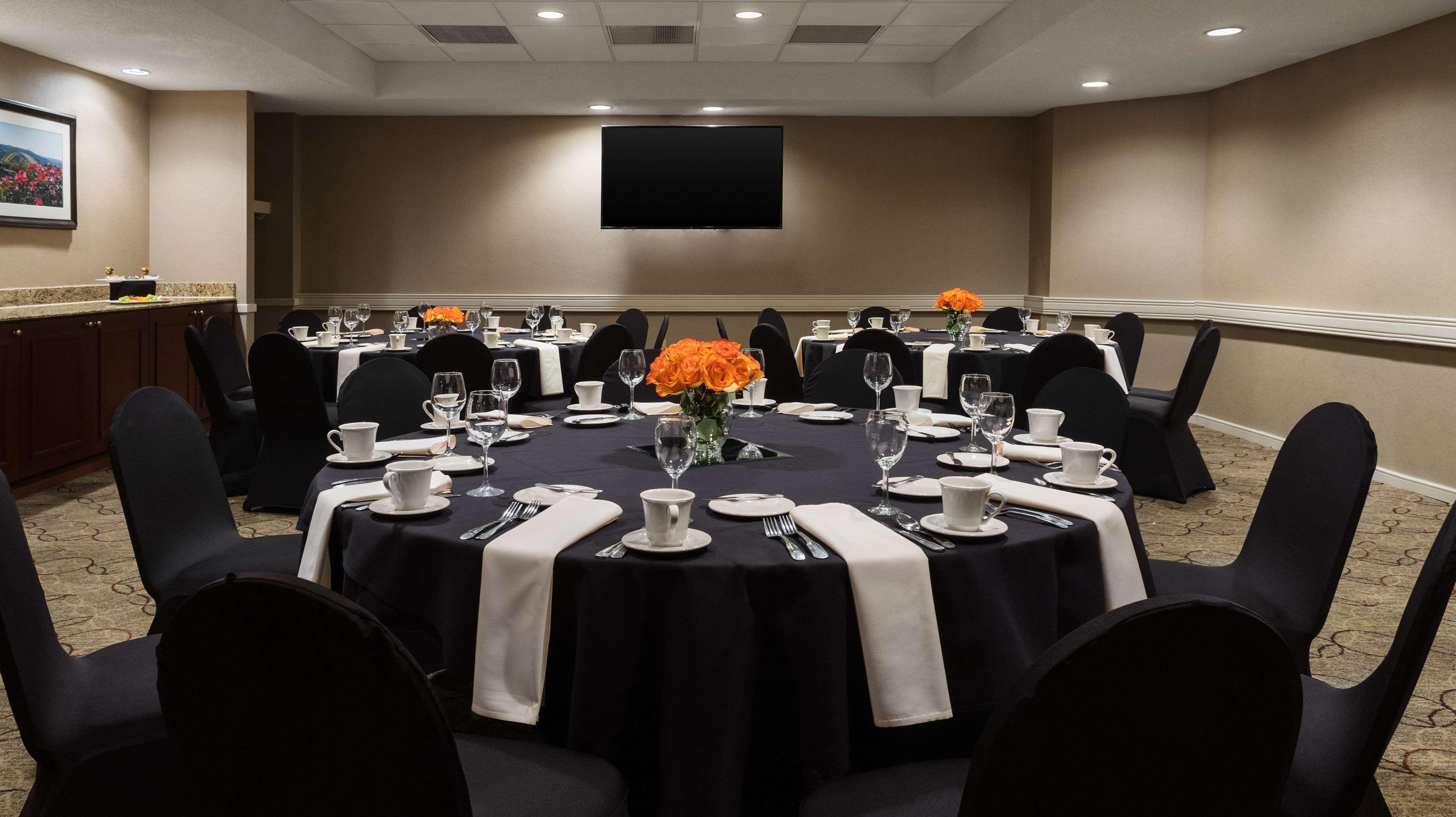 Doubletree Suites By Hilton Hotel Cincinnati - Blue Ash Sharonville Eksteriør bilde