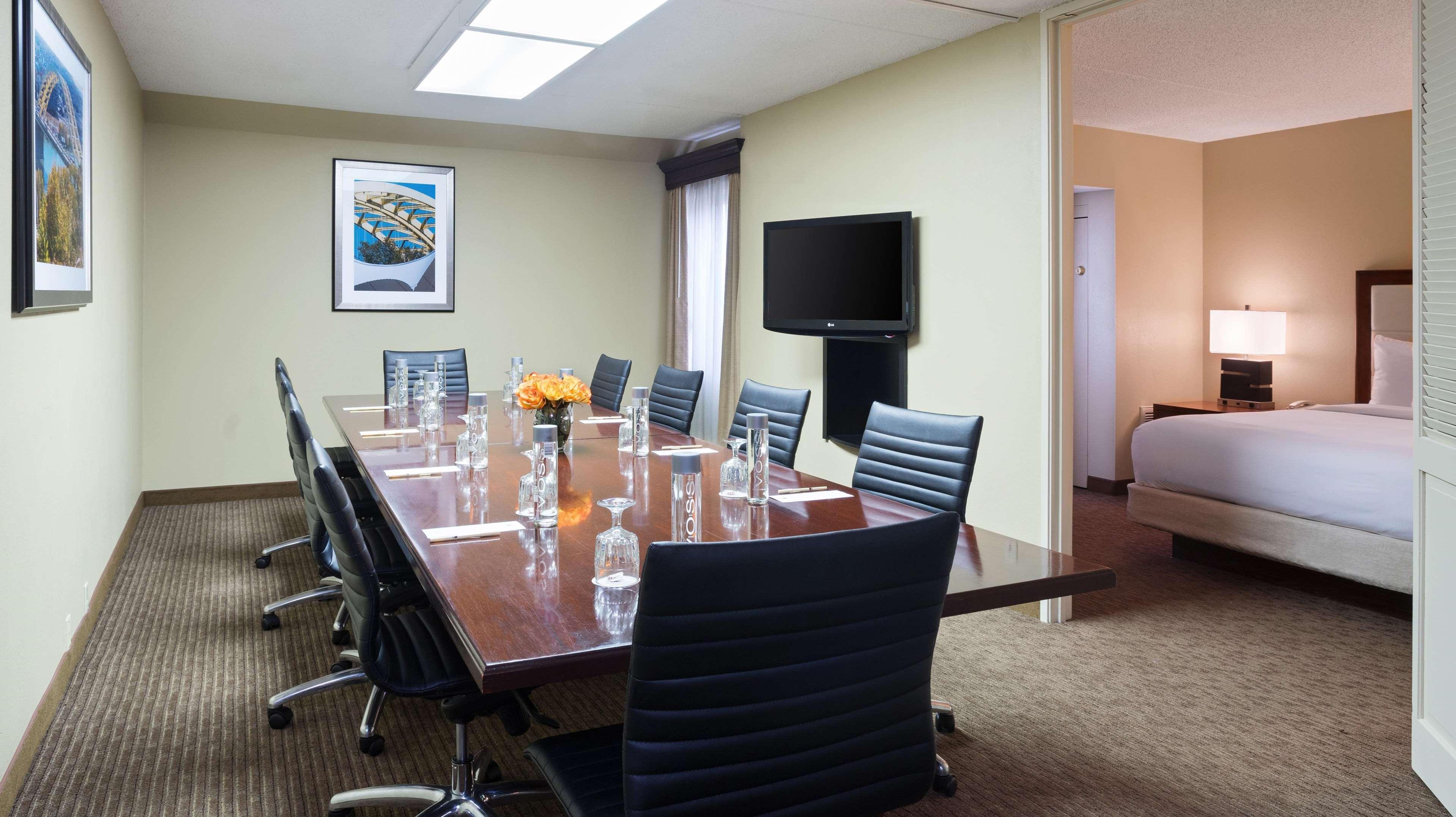 Doubletree Suites By Hilton Hotel Cincinnati - Blue Ash Sharonville Eksteriør bilde