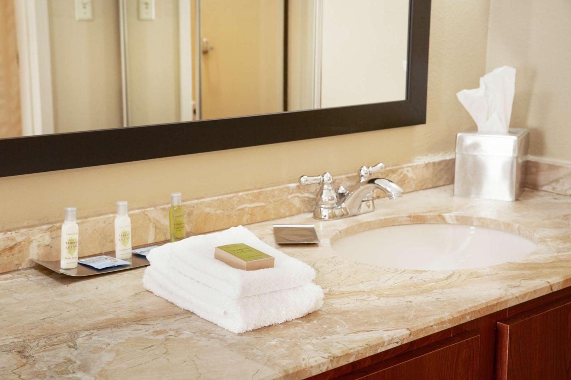 Doubletree Suites By Hilton Hotel Cincinnati - Blue Ash Sharonville Eksteriør bilde