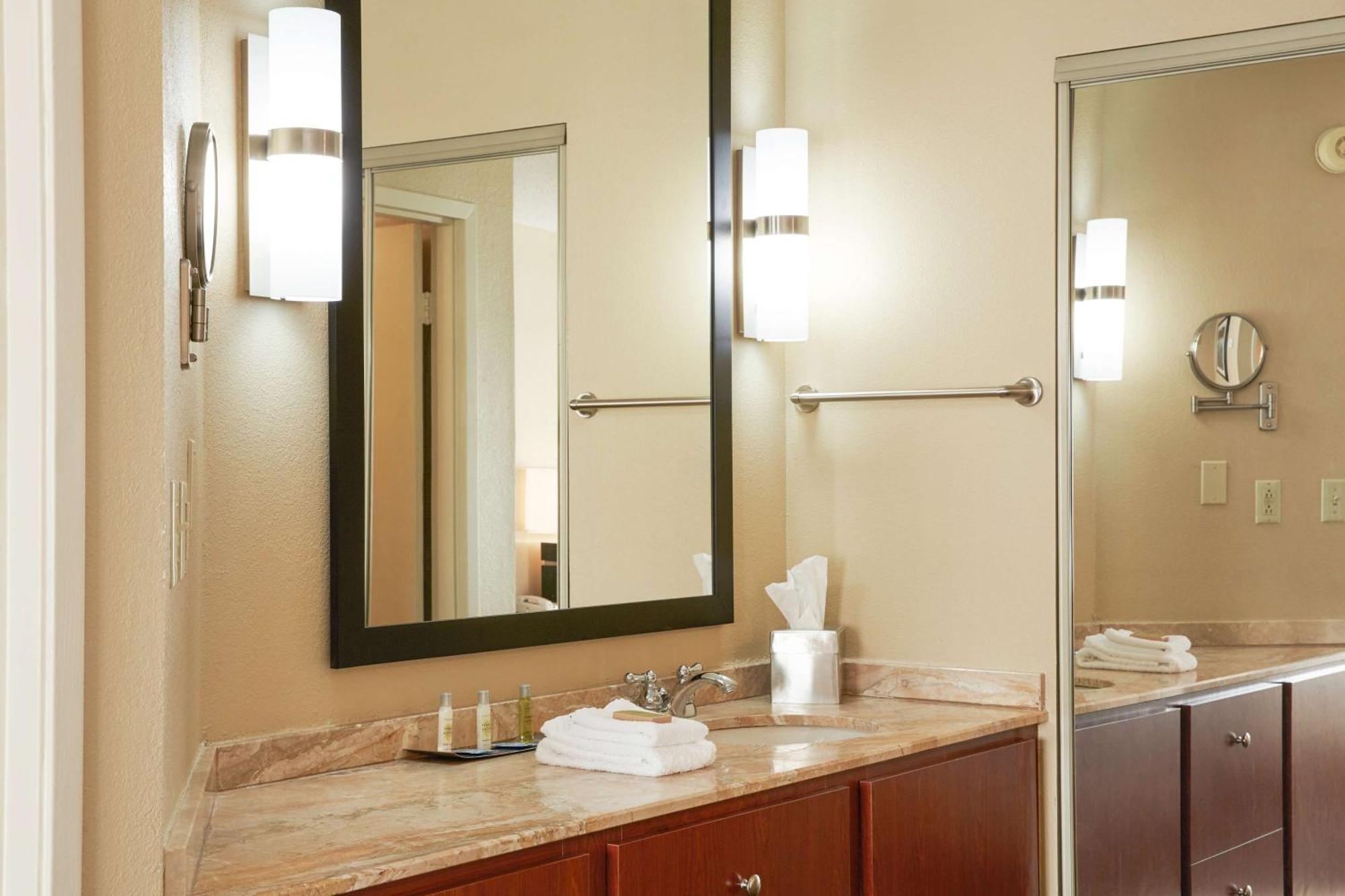 Doubletree Suites By Hilton Hotel Cincinnati - Blue Ash Sharonville Eksteriør bilde