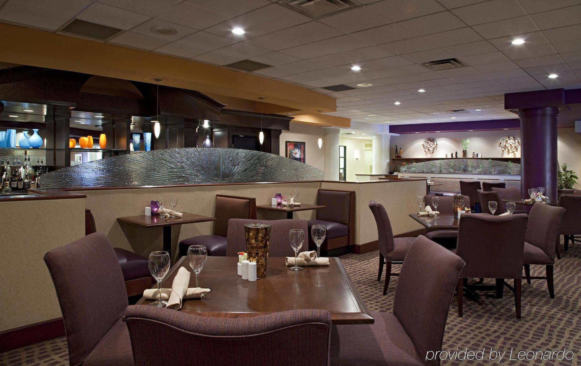 Doubletree Suites By Hilton Hotel Cincinnati - Blue Ash Sharonville Restaurant bilde