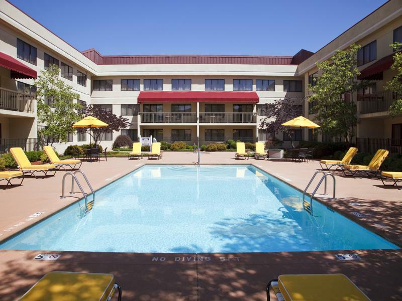 Doubletree Suites By Hilton Hotel Cincinnati - Blue Ash Sharonville Eksteriør bilde
